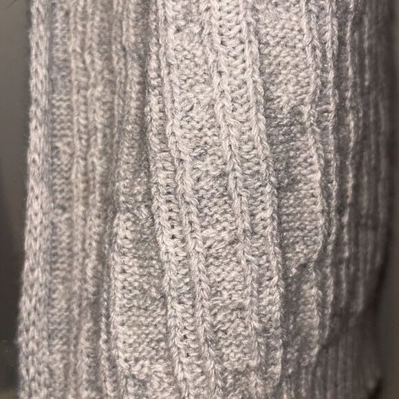 UGG Gray Knit Scarf - Picture 3 of 3